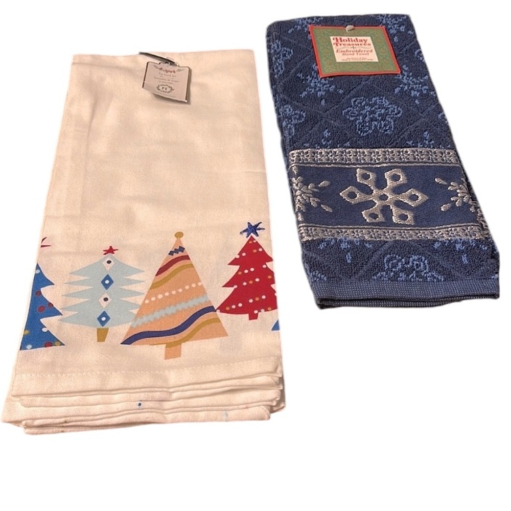 PIER  1  Holiday Treasures towels